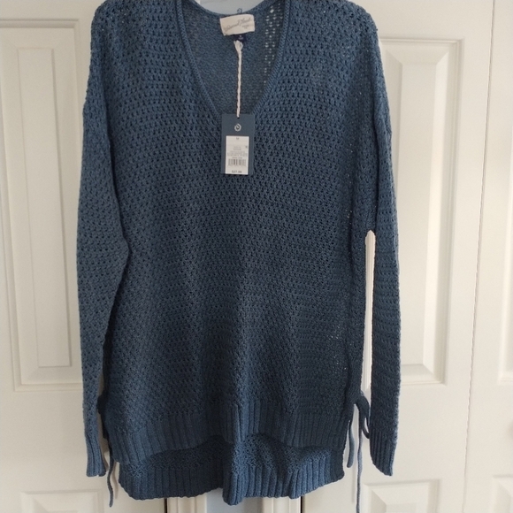 Universal Thread Sweaters - Universal Thread Blue V Neck Crochet Sweater M